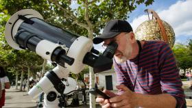 El sol concita en Ciudad Rodrigo (Salamanca) a aficionados a la astronomía de todo el país