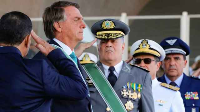El expresidente de Brasil, Jair Bolsonaro, y el general del Ejército en su mandato, Marco Antônio Freire Gomes.