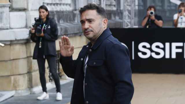 Juan Antonio Bayona a su llegada al Festival de Cine de San Sebastián. Foto: EFE/Juan Herrero