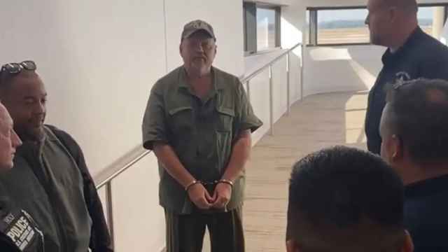 Greg Lawson, de 63 años y fugitivo desde 1991,  a su llegada a Louisiana.