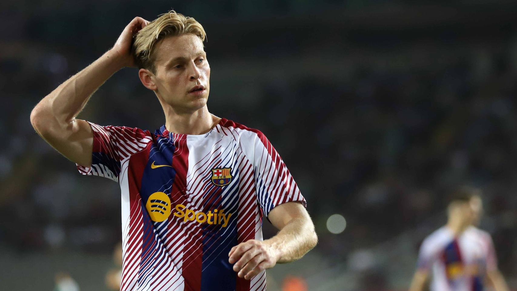 Frenkie de Jong en muletas y con bota ortop dica seria duda para