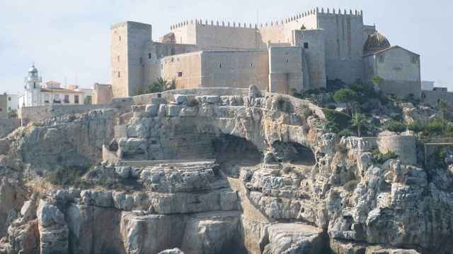 Castillo de Peñíscola frente al mar
