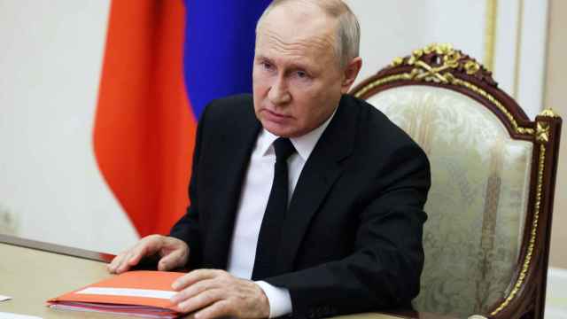 El presidente ruso Putin preside una reunión del Consejo de Seguridad en Moscú.