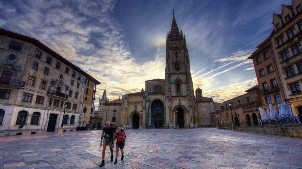Así es el Camino Primitivo entre Oviedo y Santiago: la ruta de peregrinación más antigua