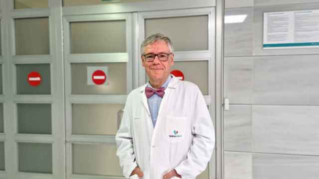 El doctor Dieter Morales en el Hospital Quirónsalud Marbella.