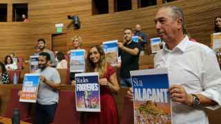 La izquierda pancatalanista "vende" como una victoria la retirada de Vox sobre el castellano en Alicante