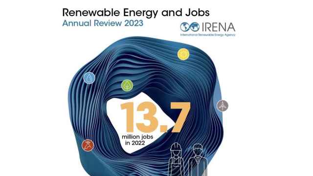 Informe Energías renovables y empleos: Revisión anual 2023  de IRENA.