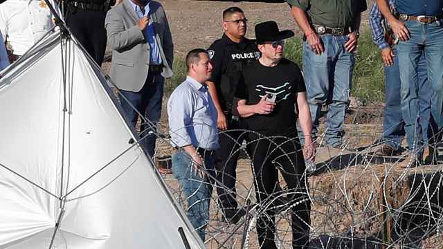 Elon Musk este jueves en la frontera entre Estados Unidos y México en Texas.