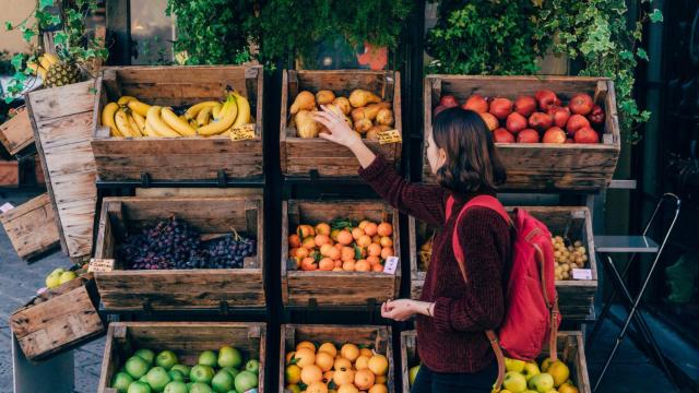 Imagen de archivo de una fruteria. Foto: iStock.