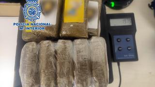 Caen dos puntos negros de tráfico de hachís y cocaína en el Cementerio y Villafranqueza