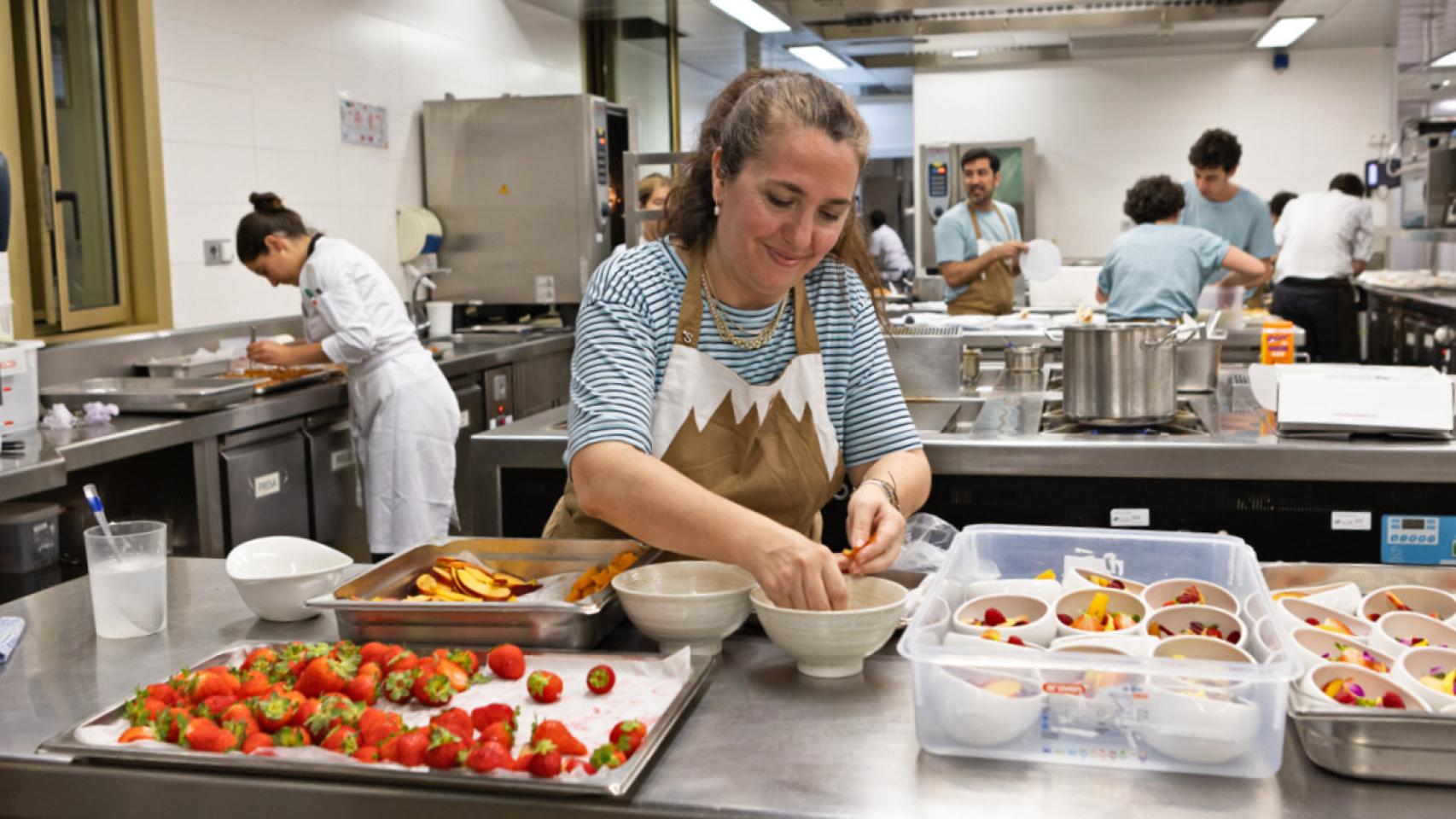 Cómo son las ollas de la artesana de Mina Clavero que usa la cocinera Narda  Lepes - LA NACION