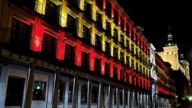 Fachada de la Delegación de Gobierno en Toledo con los colores de la bandera nacional. Foto: V. Martín.