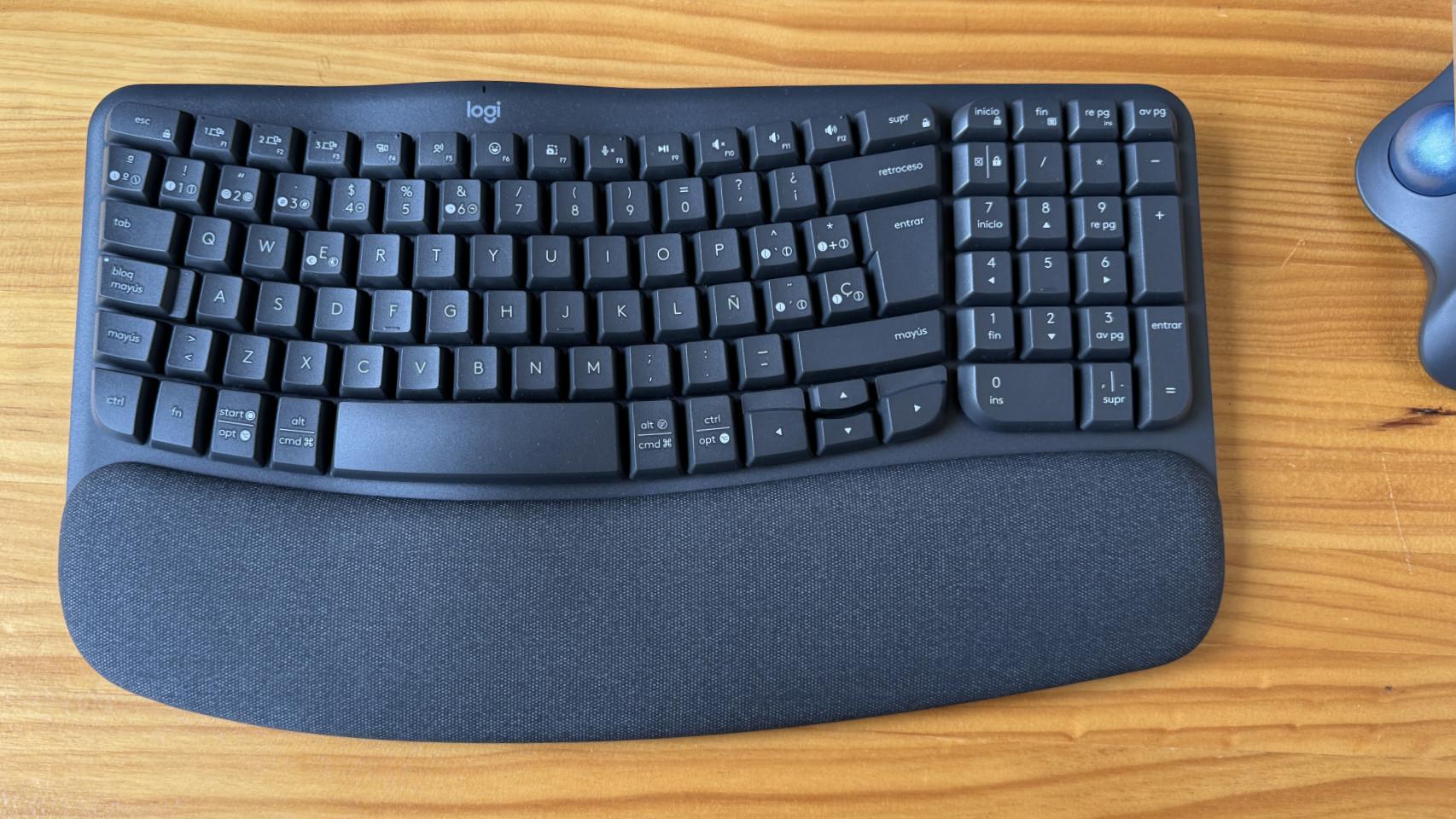 Probamos la nueva línea de Logitech: un mes entre algodones con el  escritorio más cuqui que he tenido