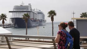 Un crucero amarrado, en una imagen de archivo.