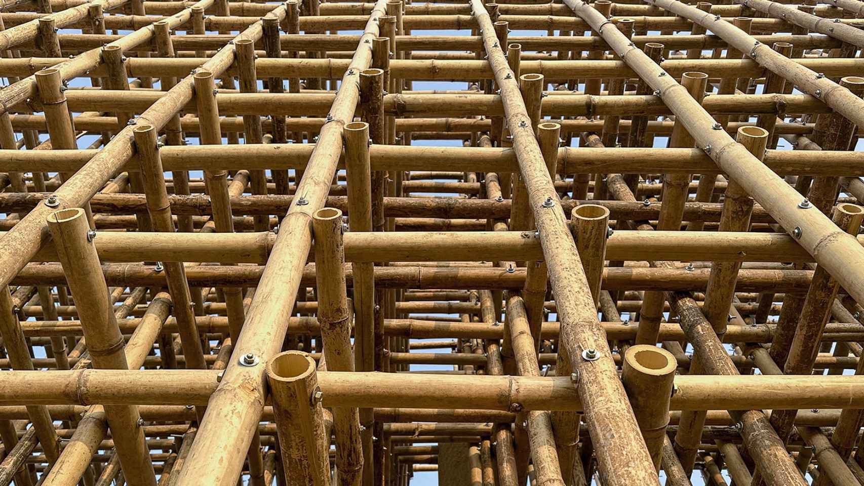 Una estructura de bambú en India