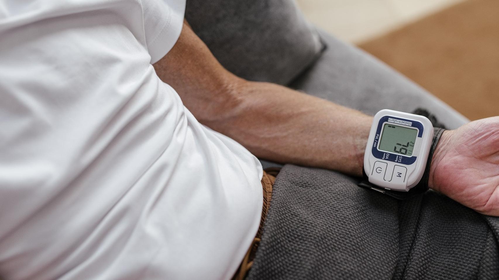 Los mejores tensiómetros de brazo para medir la presión arterial en casa
