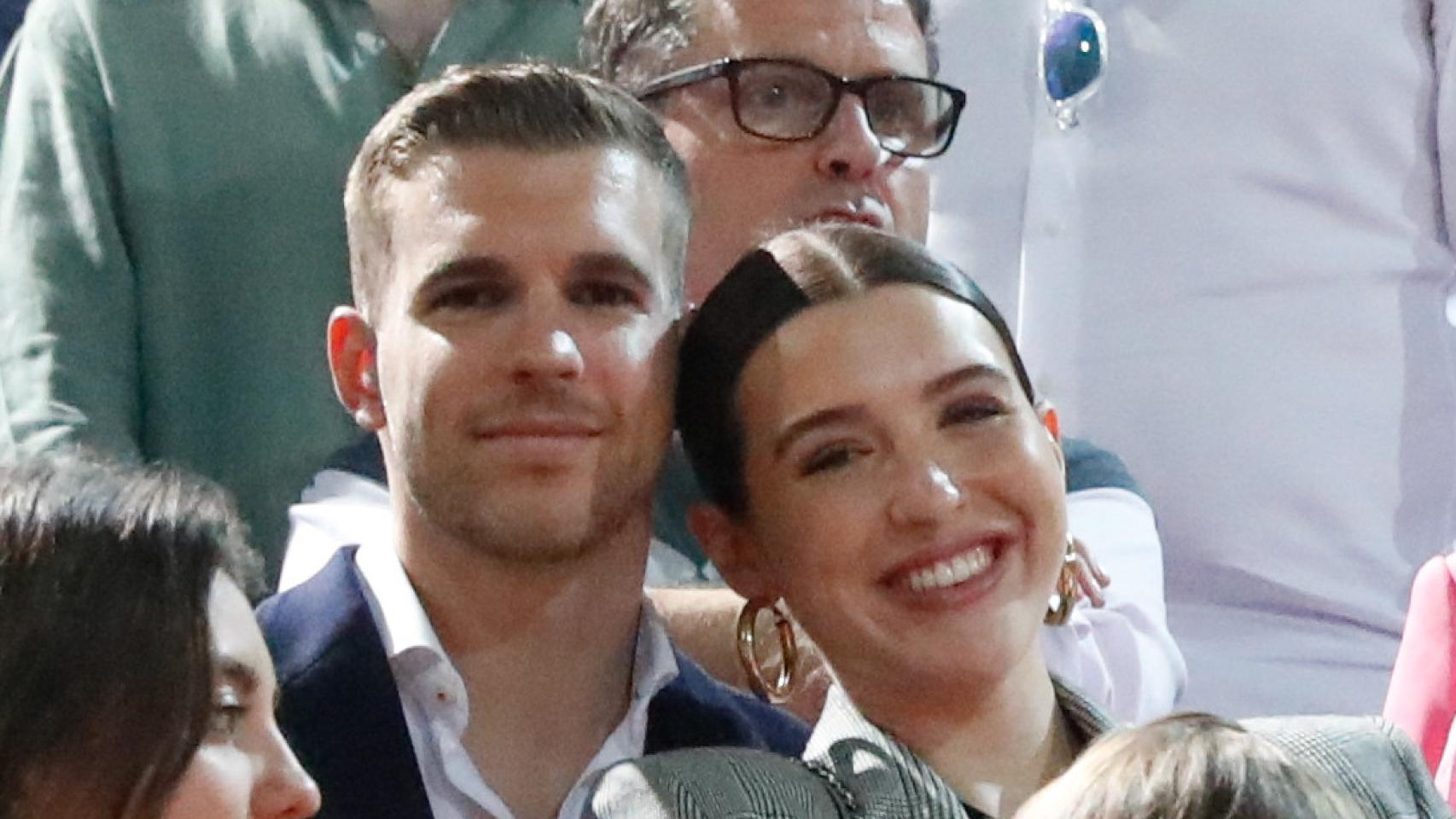 Alba Díaz y Alberto García en una fotografía tomada en una corrida de toros en Navalcarnero, en Madrid, en marzo de 2023.