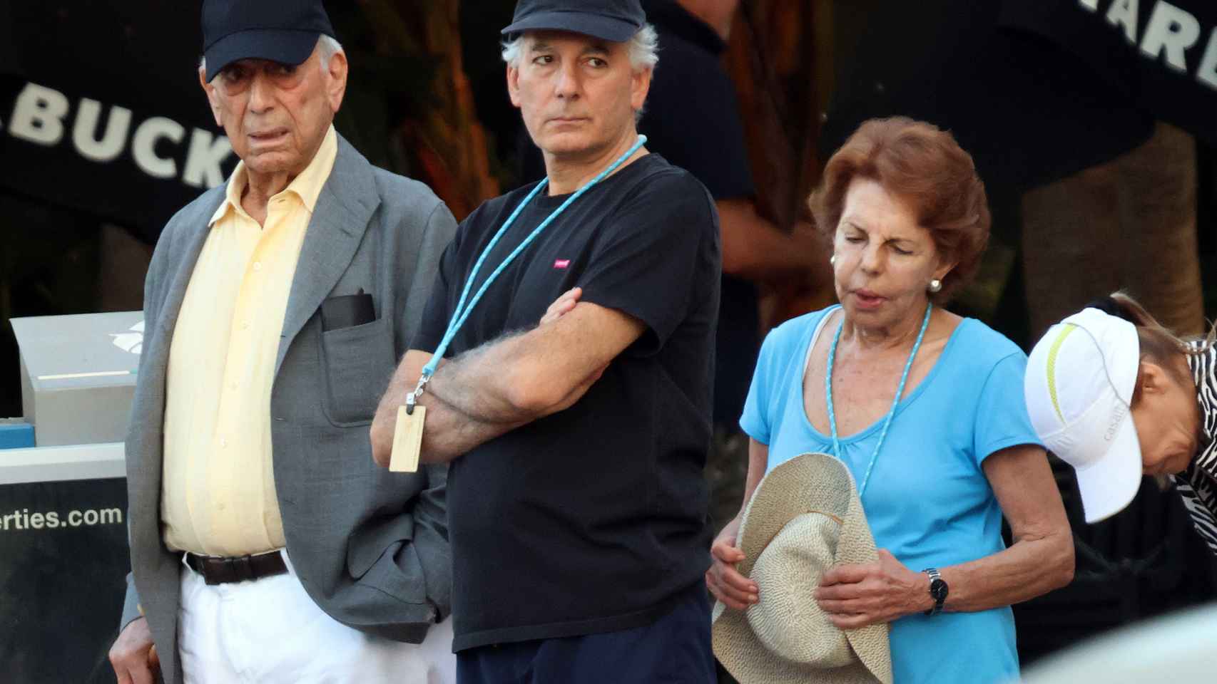 Mario Vargas Llosa, Álvaro Vargas Llosa y Patricia Llosa en julio de 2023.