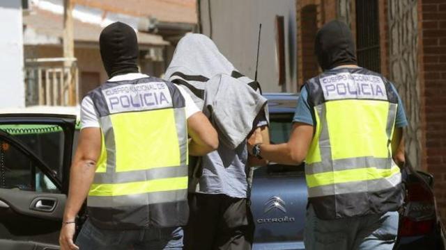 Un varón detenido por la Policía Nacional