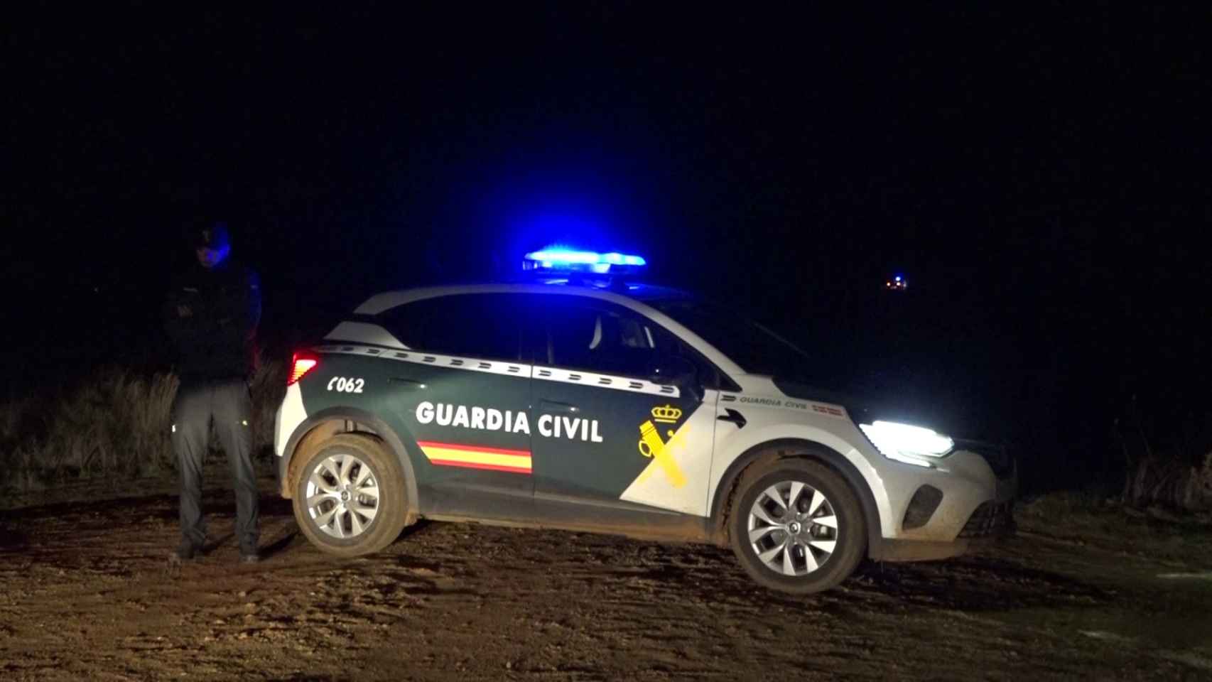 La Guardia Civil en la zona donde se ha producido el trágico ataque de los cinco perros a una joven de 27 años, entre Roales del Pan y La Hiniesta