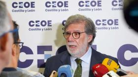 El presidente de CEOE Castilla y León, Santiago Aparicio, en la presentación del informe “El Sector Comercio en la Economía de Castilla y León”.