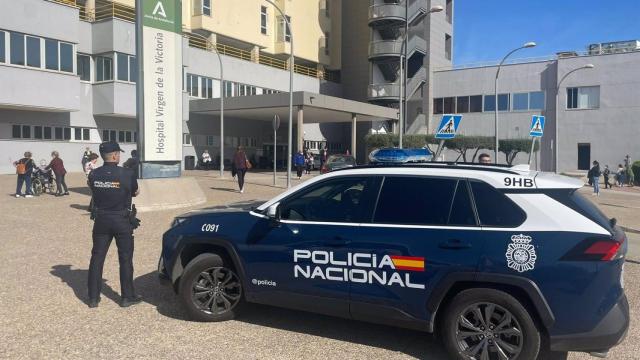 Imagen de la Policía Nacional en el hospital.