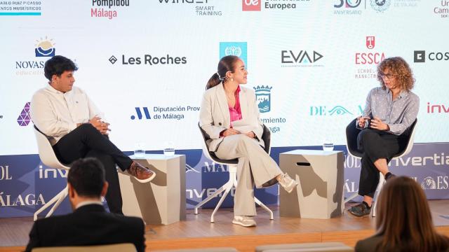 José Morales, de Cibervoluntarios, y Alicia Rodríguez, miembro del Área de Promoción de la Salud de la Fundación Mapfre, en el foro de EL ESPAÑOL.