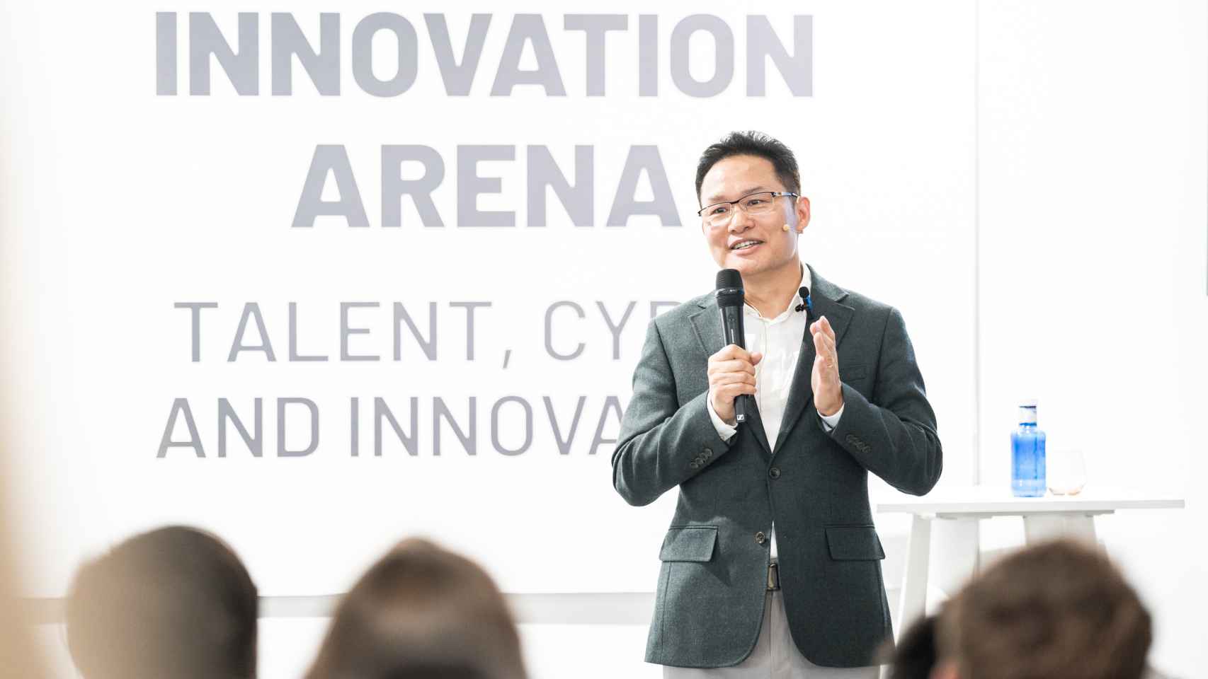 Ge Jun, actual CEO de Tojoy Shared Holding Group, durante su charla inspiracional en el evento de Las Rozas Innova.