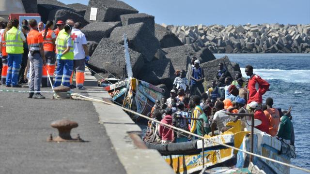 Inmigrantes, en una de las barcas que han llegado esta semana a Canarias.
