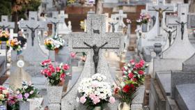 Lápidas en el cementerio de Toledo.