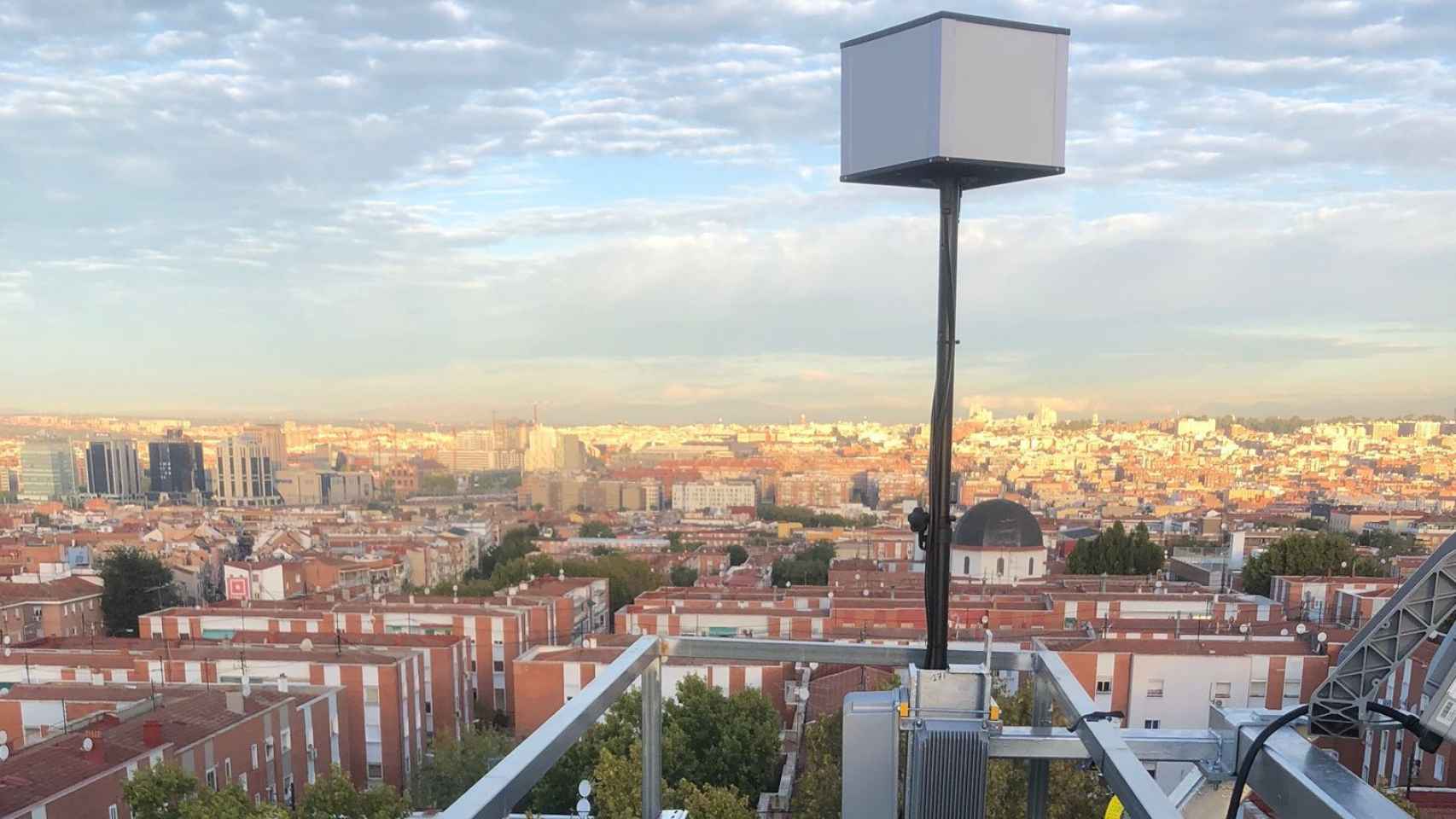 Antena fija de SIGLO instalada en Madrid