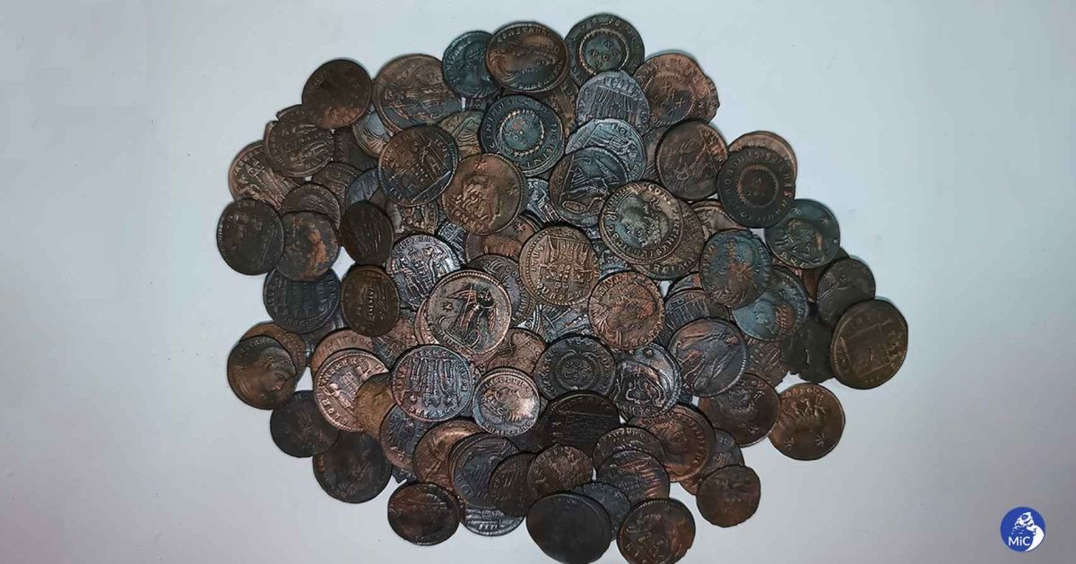 Una collezione di oltre 30.000 monete romane risalenti al IV secolo