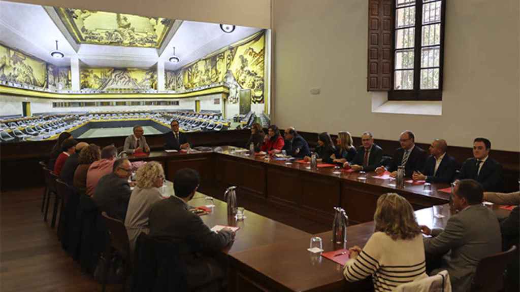 El encuentro se ha celebrado en el aula Francisco de Vitoria del Edificio Histórico