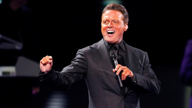 El cantante puertorriqueño Luis Miguel.