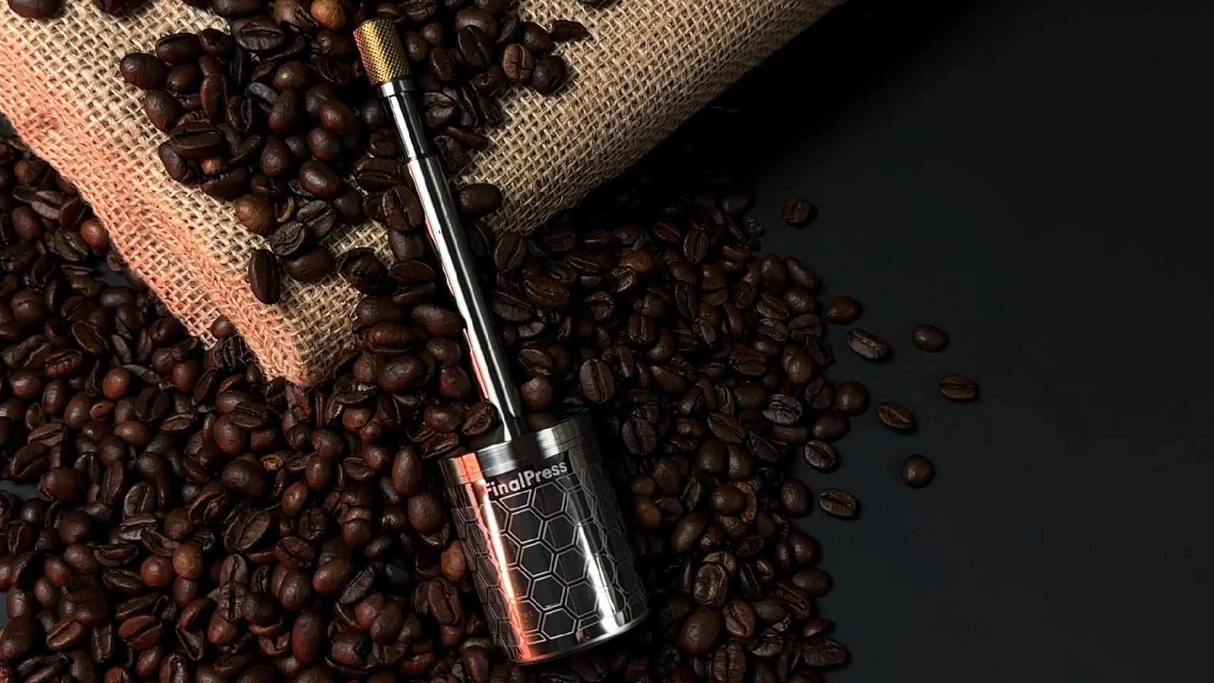 El ingenioso invento para usar las cápsulas Nespresso en cafeteras de otras  marcas
