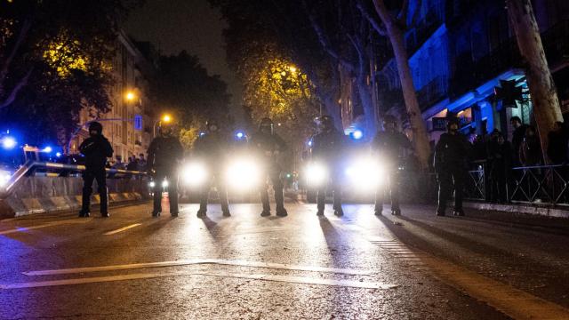 Antidisturbios cercan los accesos a Ferraz.