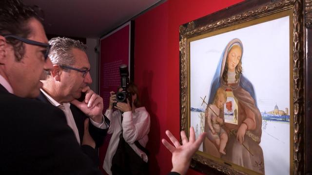 El presidente de la Diputación de Alicante Toni Pérez y el comisario Óscar Carrascosa, en la presentación.