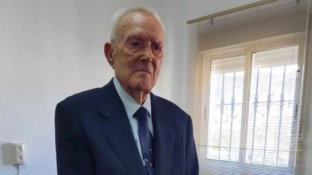José Antonio Torres, el alcalde más longevo de España, de 98 años, de un pueblo de Almería.