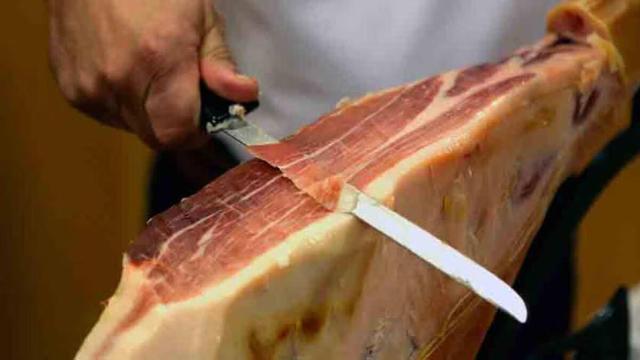 Así se puede conseguir un jamón gratis en un pueblo de Madrid: requisitos para participar