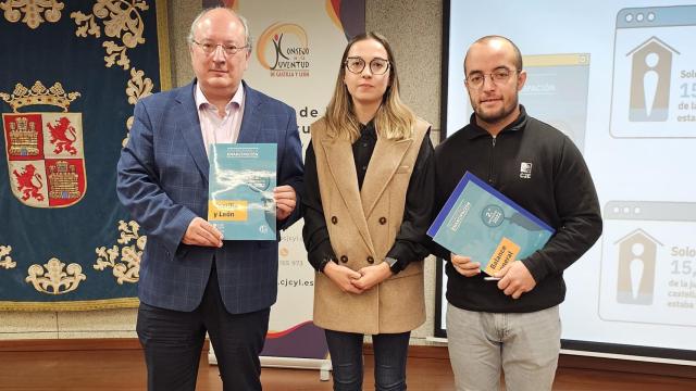 Enrique Cabero, Sandra Ámez y Juan Antonio Baez durante la presentación del Observatorio