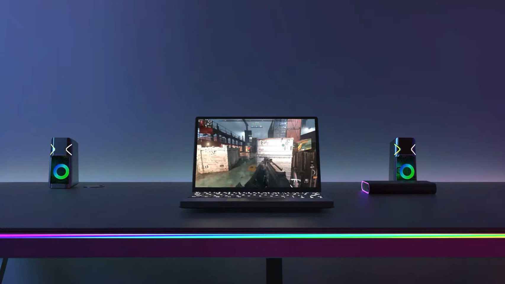 La OneXGPU conectada a un ordenador portátil para ejecutar juegos