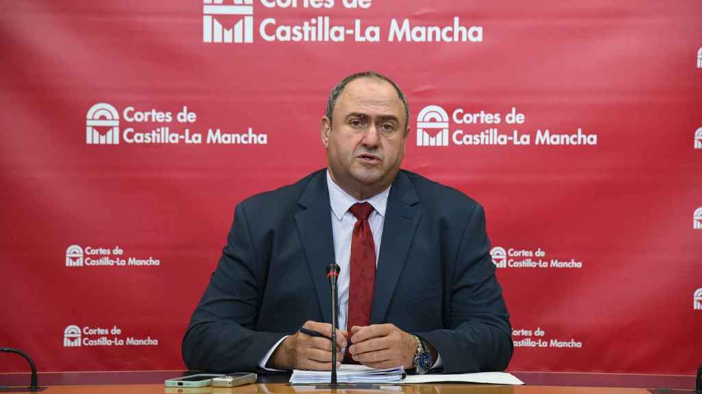 El consejero Julián Martínez Lizán, este jueves en las Cortes de Castilla-La Mancha