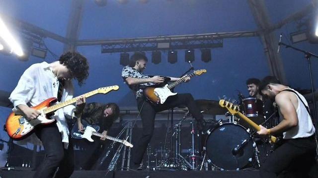 El grupo Arde Bogotá durante un concierto en Lanzarote