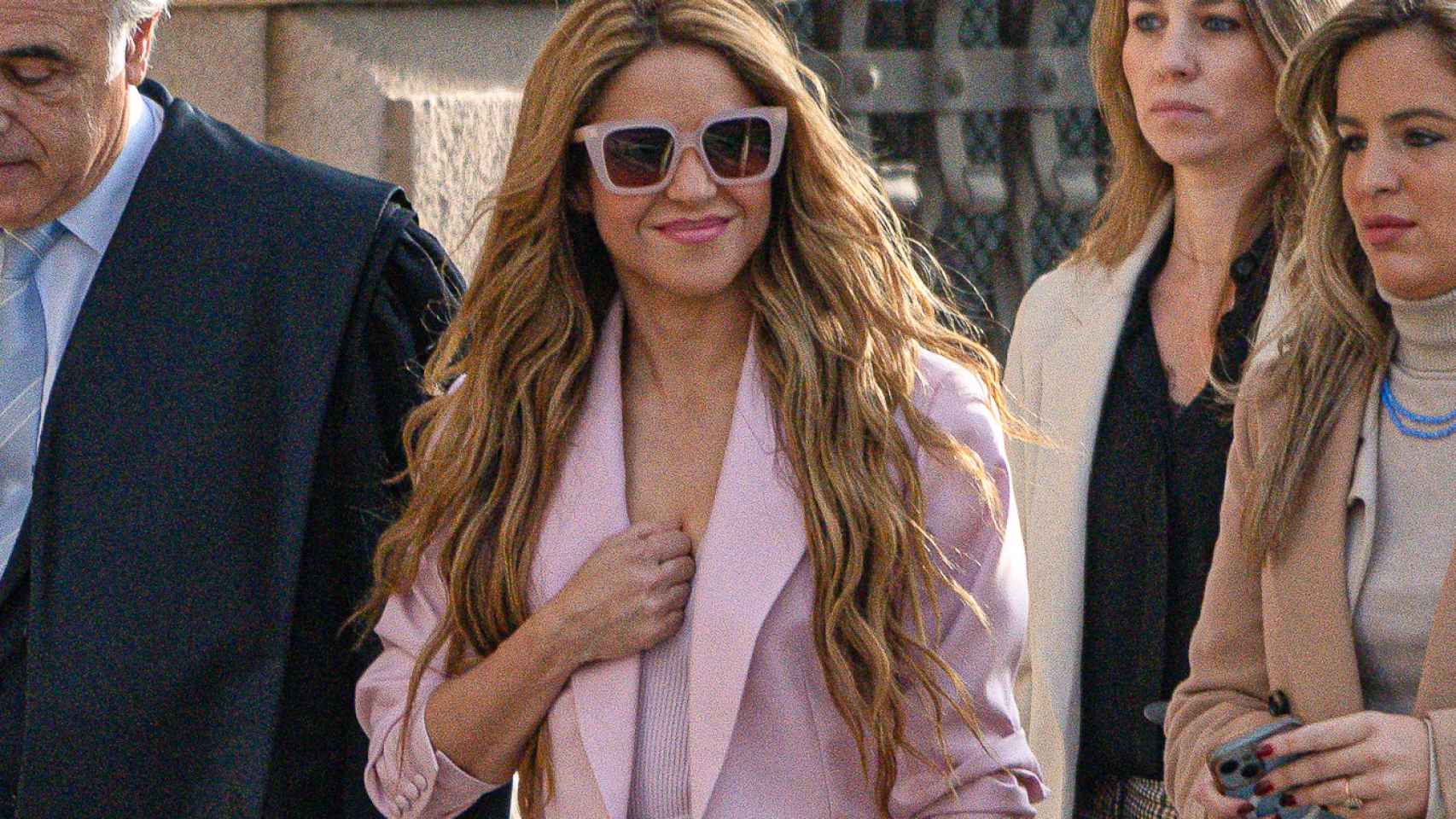 La cantante Shakira, sonriente y segura, a su llegada a los juzgados, este lunes, 22.