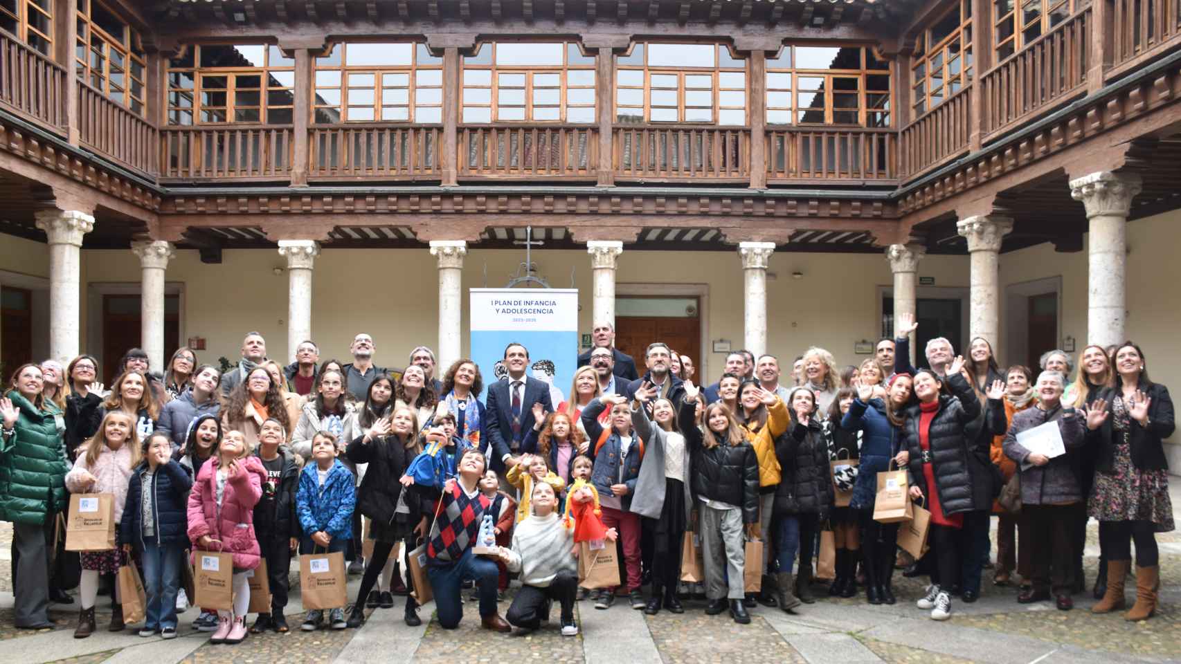 Conrado Íscar se reúne con alumnos y docentes de siete colegios de la provincia de Valladolid en el Día Mundial de la Infancia