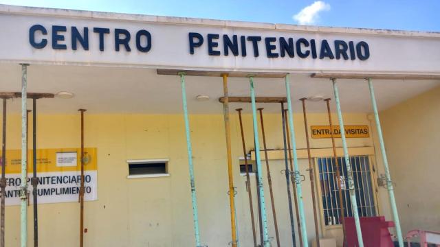 La entrada principal de cárcel de Fontcalent, actualmente en obras.