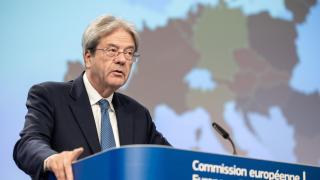 Bruselas alerta a Sánchez de la "muy difícil" situación del déficit y la deuda y pide una "estrategia creíble" de ajuste