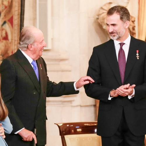 Ceremonia de la imposición del Toisón de Oro a la princesa de
                  Asturias.