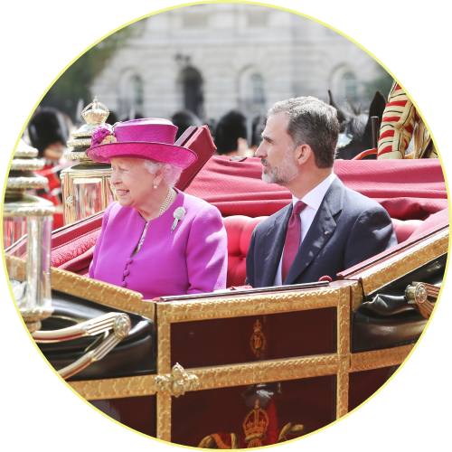Viaje de Estado a Reino Unido. Junto a Isabel II y el duque
                    de Edimburgo