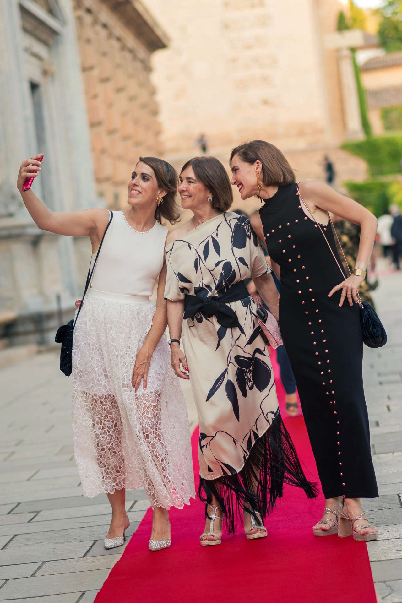 Laura Baena, Fundadora de el Club de Malasmadres, Charo Izquierdo, Directora de Enclave ODS y Consejera editorial en Magas y Marián García,  Farmacéutica, dietista-nutricionista, óptica-optometrista, divulgadora científica y docente española